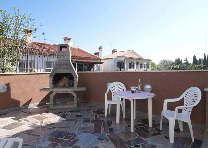 In With Swimming Pool Vikendica