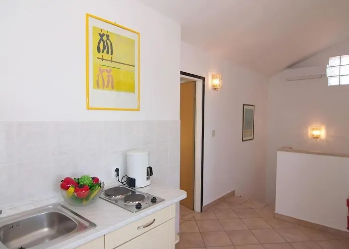 Vikendica In With Swimming Pool