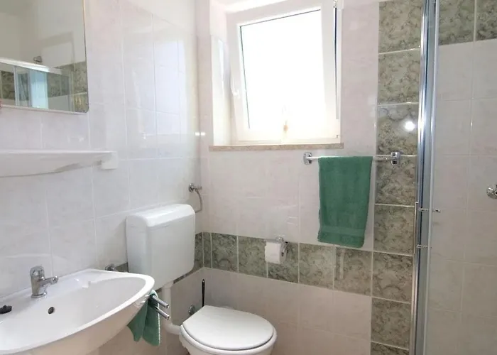 In With Swimming Pool Vikendica